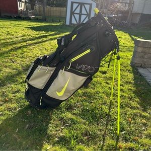 Nike Vapor Golf Bag—in great condition!